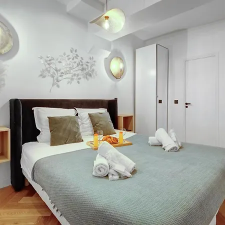 266 Montefiore Superbe A