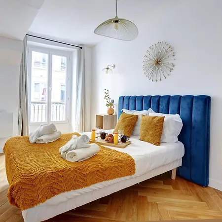 266 Montefiore Superbe A Paryż