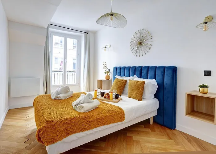 266 Montefiore Superbe A Paryż