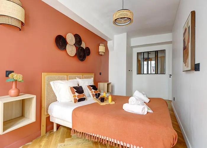 266 Montefiore Superbe A *