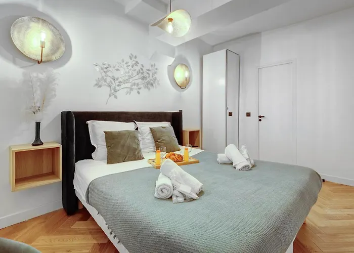 266 Montefiore Superbe A